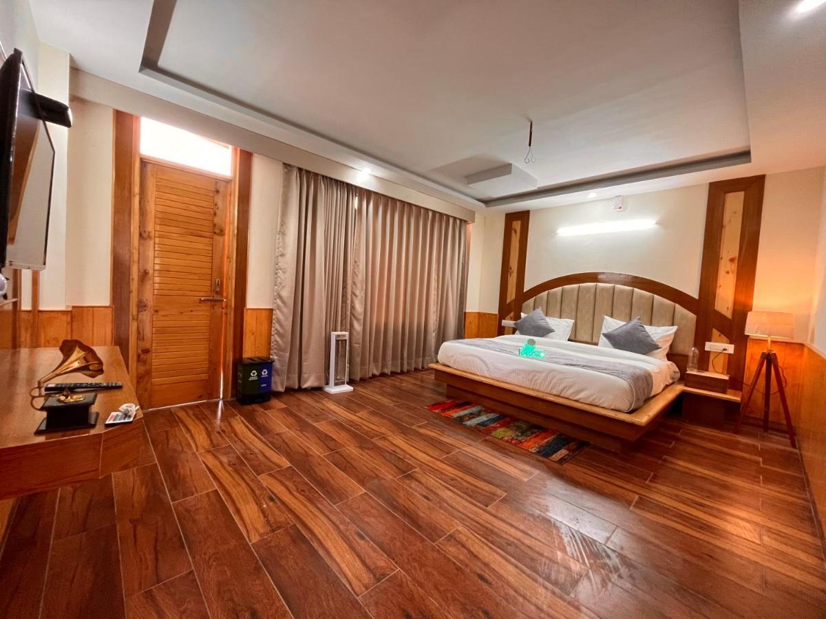 Le Green Resort, Mall Road Manali Buitenkant foto